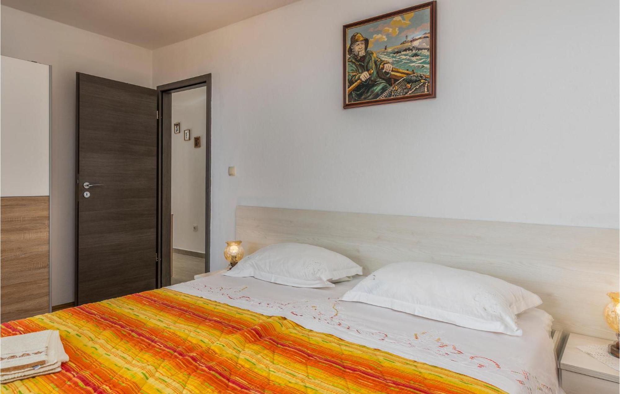 Lovely Apartment In Mali Losinj With Kitchen Esterno foto