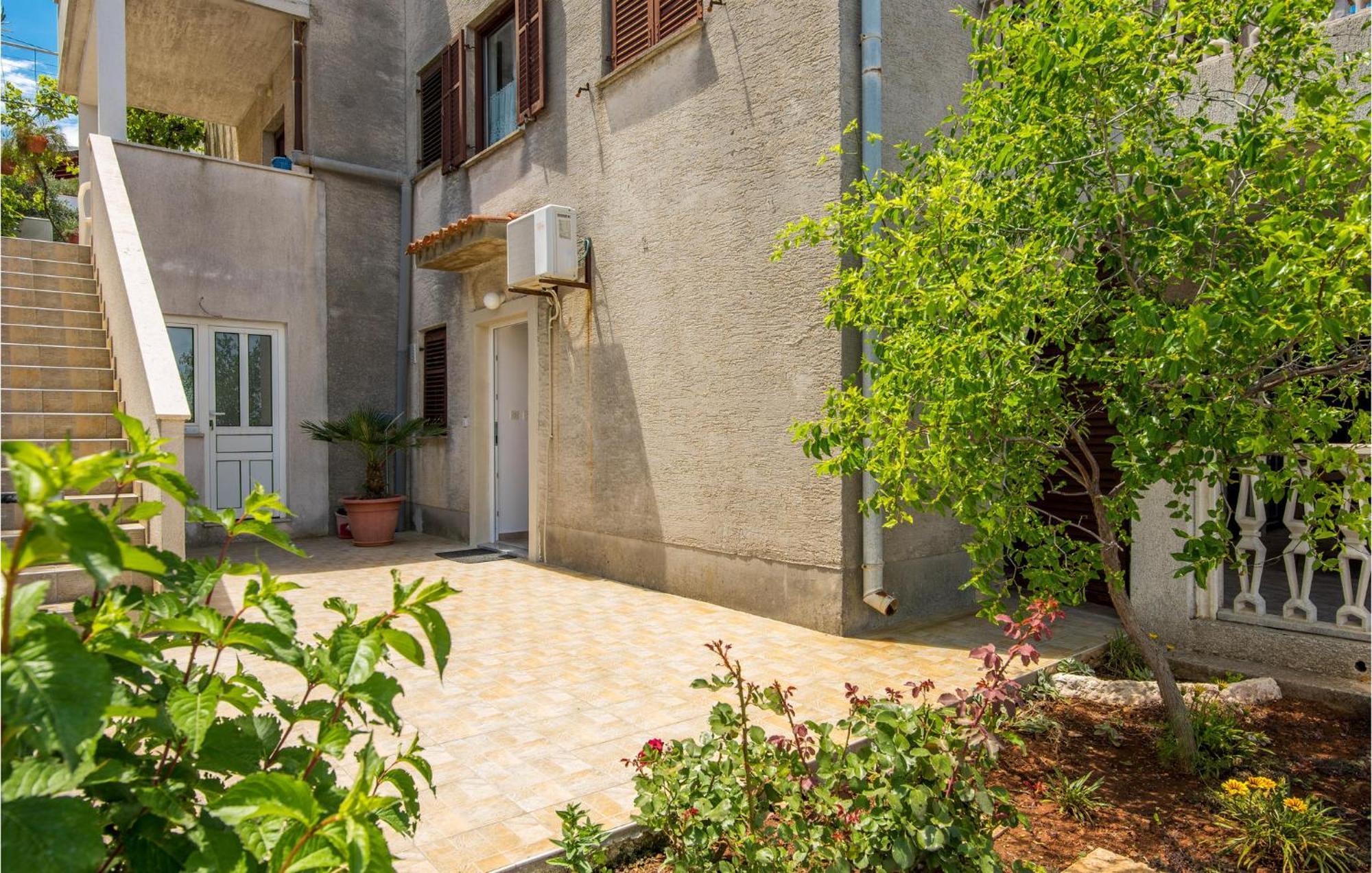 Lovely Apartment In Mali Losinj With Kitchen Esterno foto